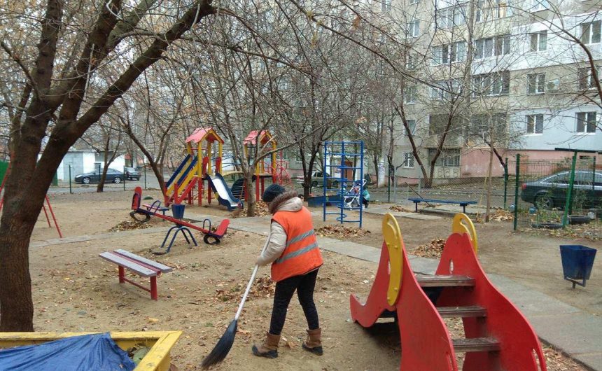 Виконано роботи по прибиранню дитячого майданчику Виконано роботи по прибиранню дитячого майданчику