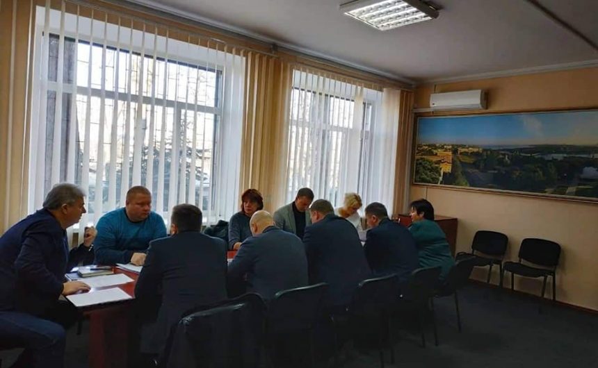 Нарада з головами районних адміністрацій міста, керівництвом керуючої компанії ТОВ «Місто для людей – Миколаїв», директором та представниками департаменту ЖКГ ММР Нарада з головами районних адміністрацій міста, керівництвом керуючої компанії ТОВ «Місто для людей – Миколаїв», директором та представниками департаменту ЖКГ ММР