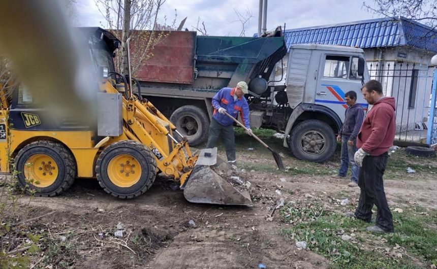 Наведення ладу у сквері «Пожежник» Наведення ладу у сквері «Пожежник»