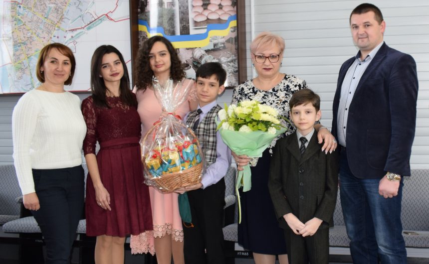Мати-героїня Мати-героїня