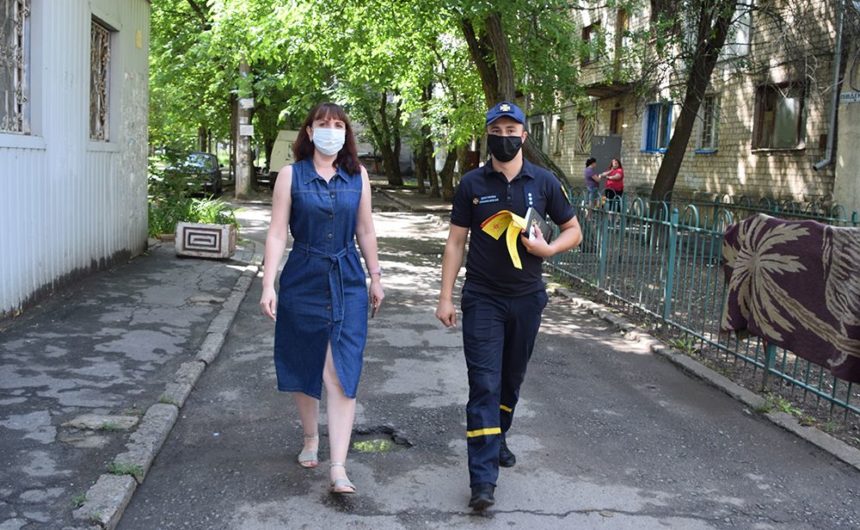 Краще попередити, ніж мати справу з наслідками. Краще попередити, ніж мати справу з наслідками.
