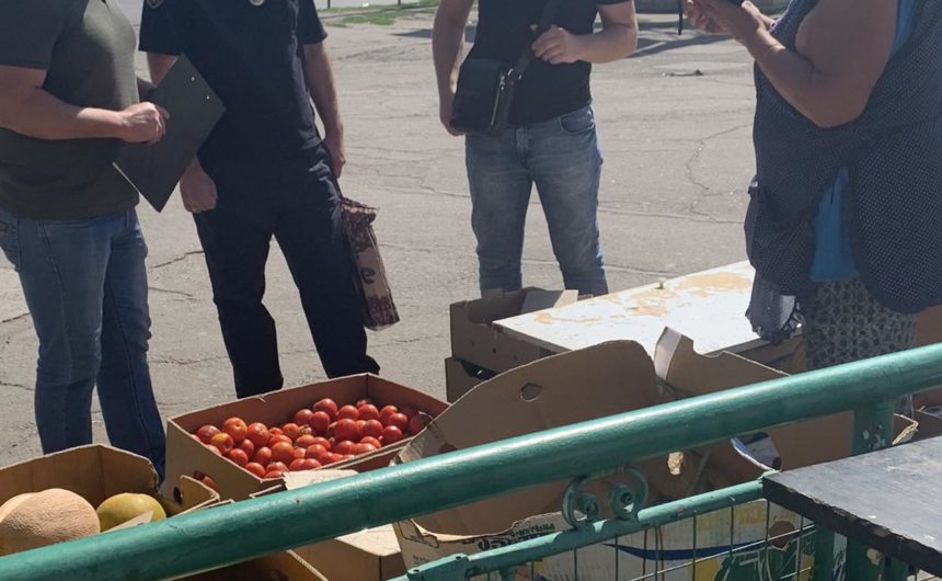 Місячник з боротьби зі стихійною торгівлею триває Місячник з боротьби зі стихійною торгівлею триває