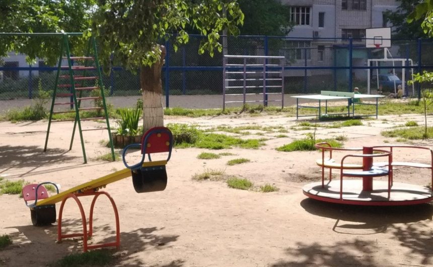 Ремонт дитячого та спортивного майданчиків
