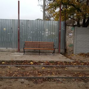 Встановлення лавок на трамвайних зупинках